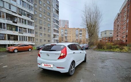Hyundai Solaris II рестайлинг, 2015 год, 880 000 рублей, 5 фотография