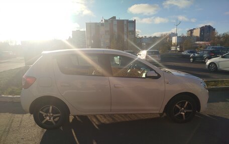 Renault Sandero II рестайлинг, 2021 год, 1 300 000 рублей, 4 фотография