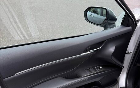 Toyota Camry, 2022 год, 4 300 000 рублей, 12 фотография