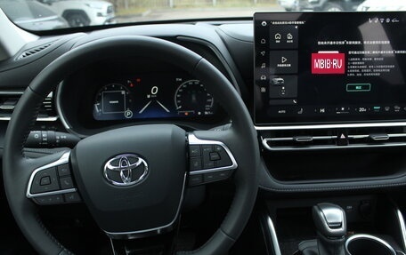 Toyota Highlander, 2025 год, 6 100 000 рублей, 6 фотография