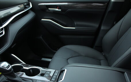 Toyota Highlander, 2025 год, 6 100 000 рублей, 12 фотография