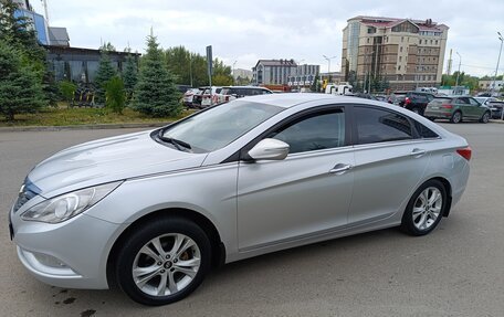 Hyundai Sonata VI, 2011 год, 870 000 рублей, 5 фотография