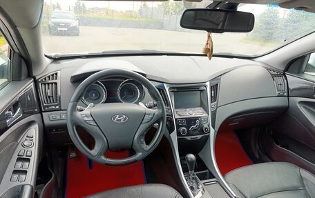 Hyundai Sonata VI, 2011 год, 870 000 рублей, 6 фотография