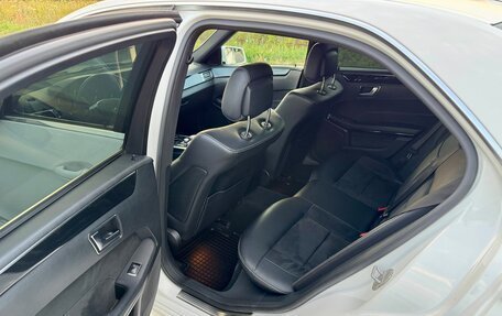 Mercedes-Benz E-Класс, 2013 год, 2 090 000 рублей, 20 фотография