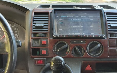 Volkswagen Transporter T5 рестайлинг, 2004 год, 1 350 000 рублей, 4 фотография