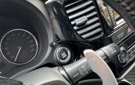 Mitsubishi Outlander III рестайлинг 3, 2016 год, 1 550 000 рублей, 13 фотография