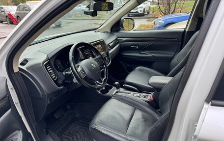 Mitsubishi Outlander III рестайлинг 3, 2016 год, 1 550 000 рублей, 5 фотография