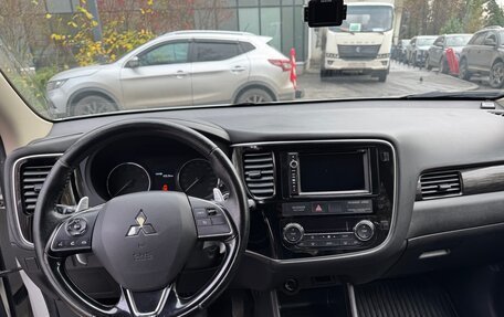 Mitsubishi Outlander III рестайлинг 3, 2016 год, 1 550 000 рублей, 7 фотография
