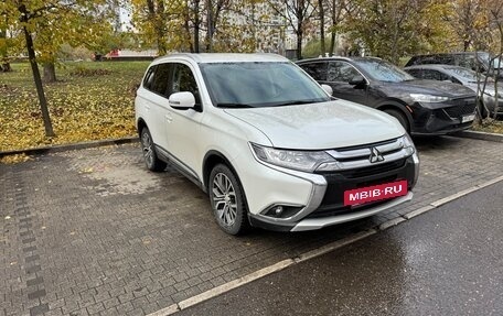 Mitsubishi Outlander III рестайлинг 3, 2016 год, 1 550 000 рублей, 2 фотография