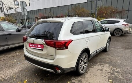 Mitsubishi Outlander III рестайлинг 3, 2016 год, 1 550 000 рублей, 4 фотография