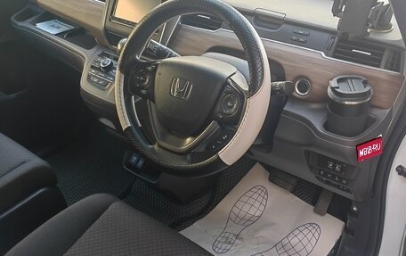 Honda Freed II, 2021 год, 1 850 000 рублей, 1 фотография