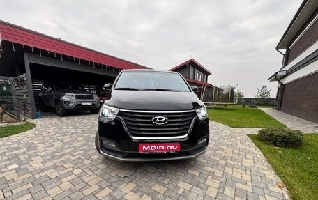 Hyundai H-1 II рестайлинг, 2019 год, 2 750 000 рублей, 1 фотография