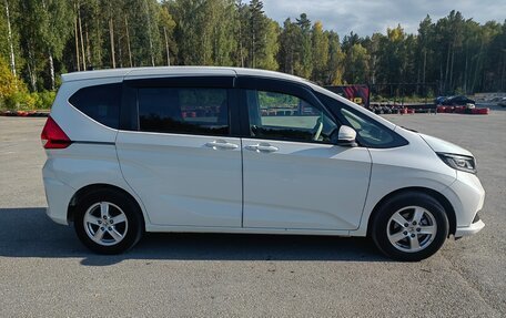 Honda Freed II, 2021 год, 1 850 000 рублей, 20 фотография