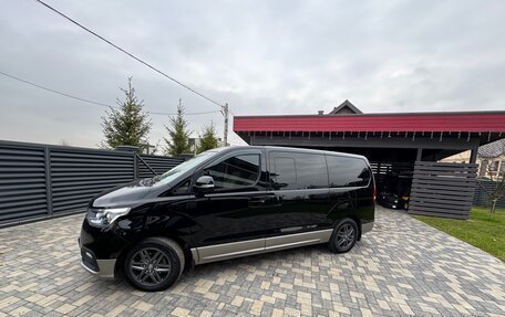 Hyundai H-1 II рестайлинг, 2019 год, 2 750 000 рублей, 3 фотография