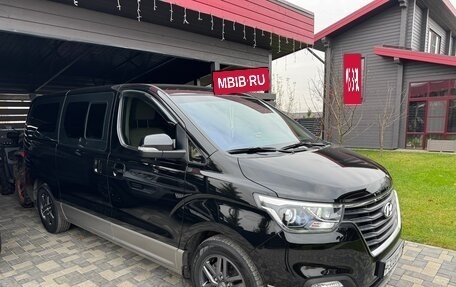 Hyundai H-1 II рестайлинг, 2019 год, 2 750 000 рублей, 19 фотография