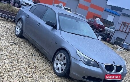 BMW 5 серия, 2004 год, 730 000 рублей, 1 фотография