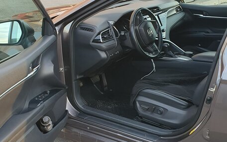 Toyota Camry, 2020 год, 1 600 000 рублей, 5 фотография