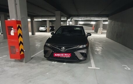 Toyota Camry, 2020 год, 1 600 000 рублей, 3 фотография