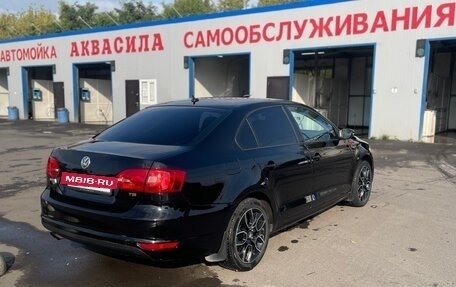 Volkswagen Jetta VI, 2011 год, 820 000 рублей, 3 фотография
