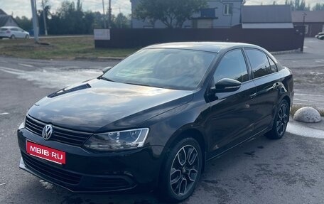 Volkswagen Jetta VI, 2011 год, 820 000 рублей, 2 фотография
