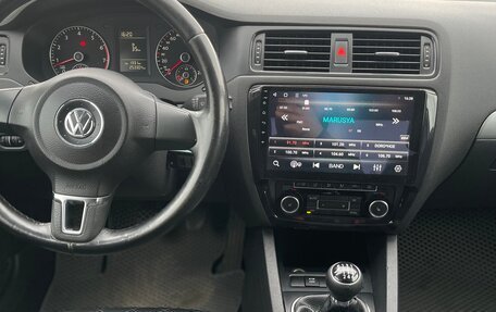 Volkswagen Jetta VI, 2011 год, 820 000 рублей, 7 фотография