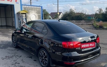 Volkswagen Jetta VI, 2011 год, 820 000 рублей, 6 фотография