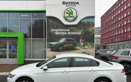 Volkswagen Passat B8 рестайлинг, 2017 год, 1 999 000 рублей, 5 фотография