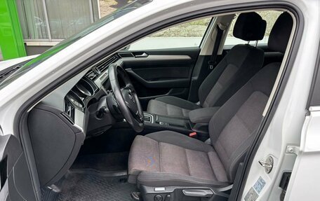 Volkswagen Passat B8 рестайлинг, 2017 год, 1 999 000 рублей, 9 фотография