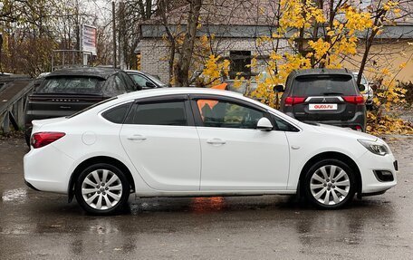 Opel Astra J, 2015 год, 870 000 рублей, 2 фотография