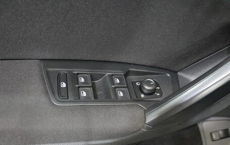 Volkswagen Tiguan II, 2019 год, 2 345 000 рублей, 11 фотография