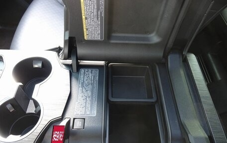 Toyota Land Cruiser, 2024 год, 13 900 000 рублей, 18 фотография