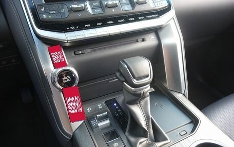 Toyota Land Cruiser, 2024 год, 13 900 000 рублей, 17 фотография