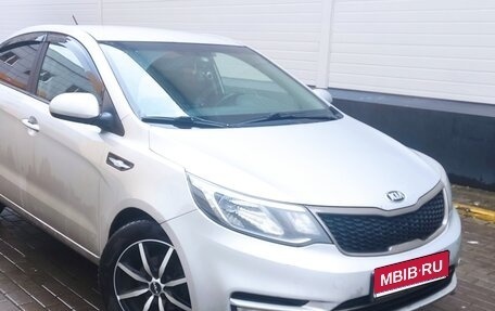 KIA Rio III рестайлинг, 2017 год, 990 000 рублей, 1 фотография