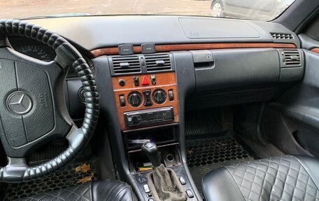 Mercedes-Benz E-Класс, 1996 год, 273 000 рублей, 5 фотография