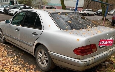 Mercedes-Benz E-Класс, 1996 год, 273 000 рублей, 4 фотография