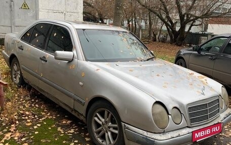 Mercedes-Benz E-Класс, 1996 год, 273 000 рублей, 2 фотография