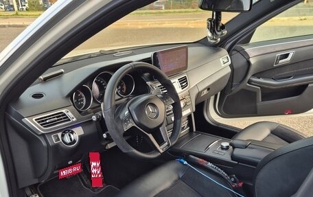 Mercedes-Benz E-Класс, 2013 год, 1 950 000 рублей, 25 фотография