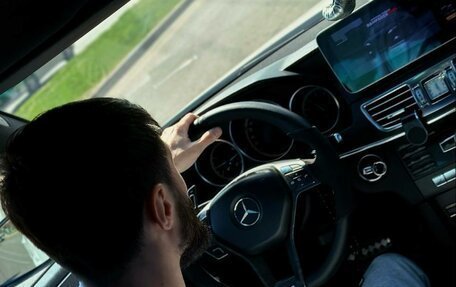 Mercedes-Benz E-Класс, 2013 год, 1 950 000 рублей, 36 фотография