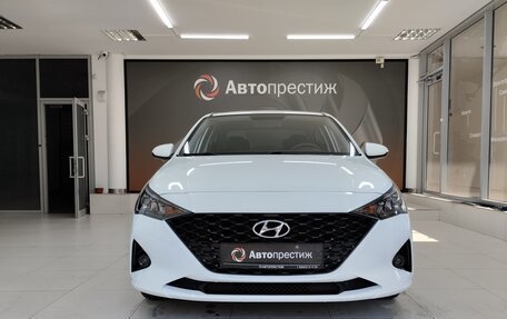 Hyundai Solaris II рестайлинг, 2020 год, 1 550 000 рублей, 2 фотография