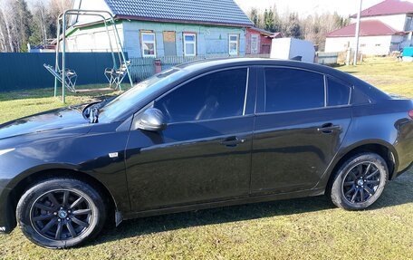 Chevrolet Cruze II, 2010 год, 650 000 рублей, 3 фотография