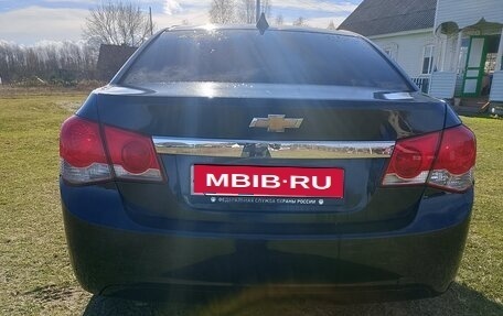 Chevrolet Cruze II, 2010 год, 650 000 рублей, 4 фотография