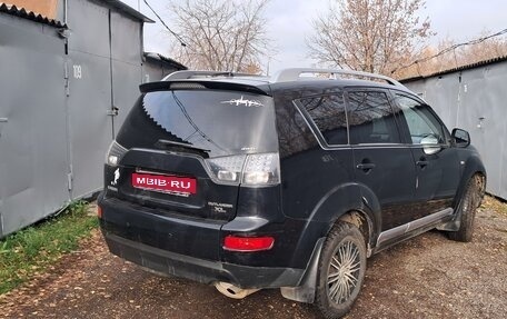 Mitsubishi Outlander III рестайлинг 3, 2007 год, 800 000 рублей, 1 фотография