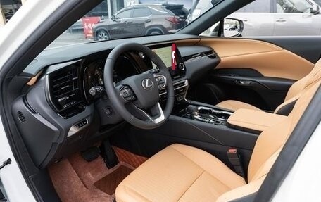 Lexus RX IV рестайлинг, 2025 год, 6 150 000 рублей, 10 фотография