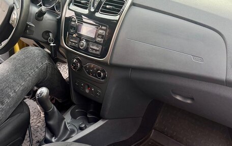 Renault Sandero II рестайлинг, 2015 год, 870 000 рублей, 10 фотография