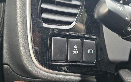 Mitsubishi Outlander III рестайлинг 3, 2019 год, 2 550 000 рублей, 17 фотография