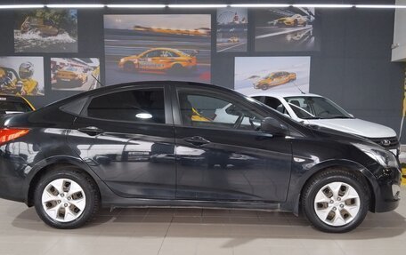 Hyundai Solaris II рестайлинг, 2015 год, 550 000 рублей, 5 фотография