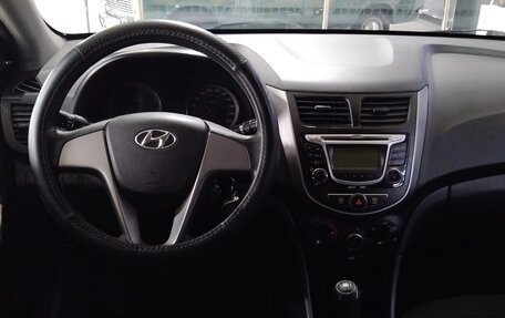 Hyundai Solaris II рестайлинг, 2015 год, 550 000 рублей, 8 фотография