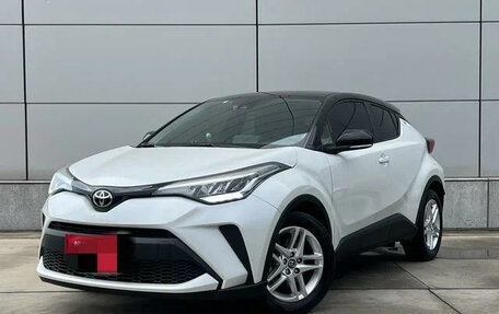 Toyota C-HR I рестайлинг, 2022 год, 1 900 000 рублей, 1 фотография