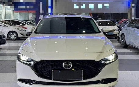 Mazda 3, 2022 год, 1 300 000 рублей, 2 фотография