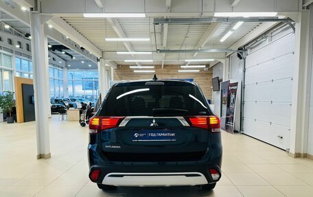 Mitsubishi Outlander III рестайлинг 3, 2020 год, 2 799 999 рублей, 5 фотография